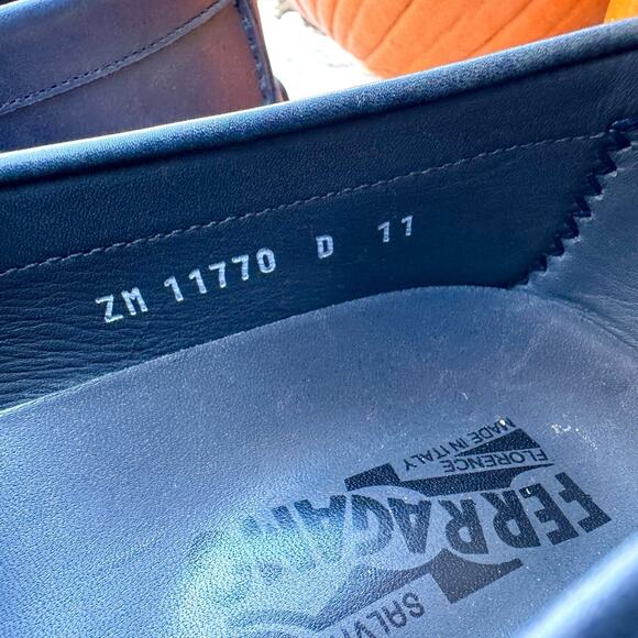 Ferragamo Navy Leather Gancini Loafers – NWOT, Gunmetal Bit, Italian Classic - Picture 11 of 16